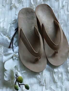 Revitalign Tan Leather Sandals